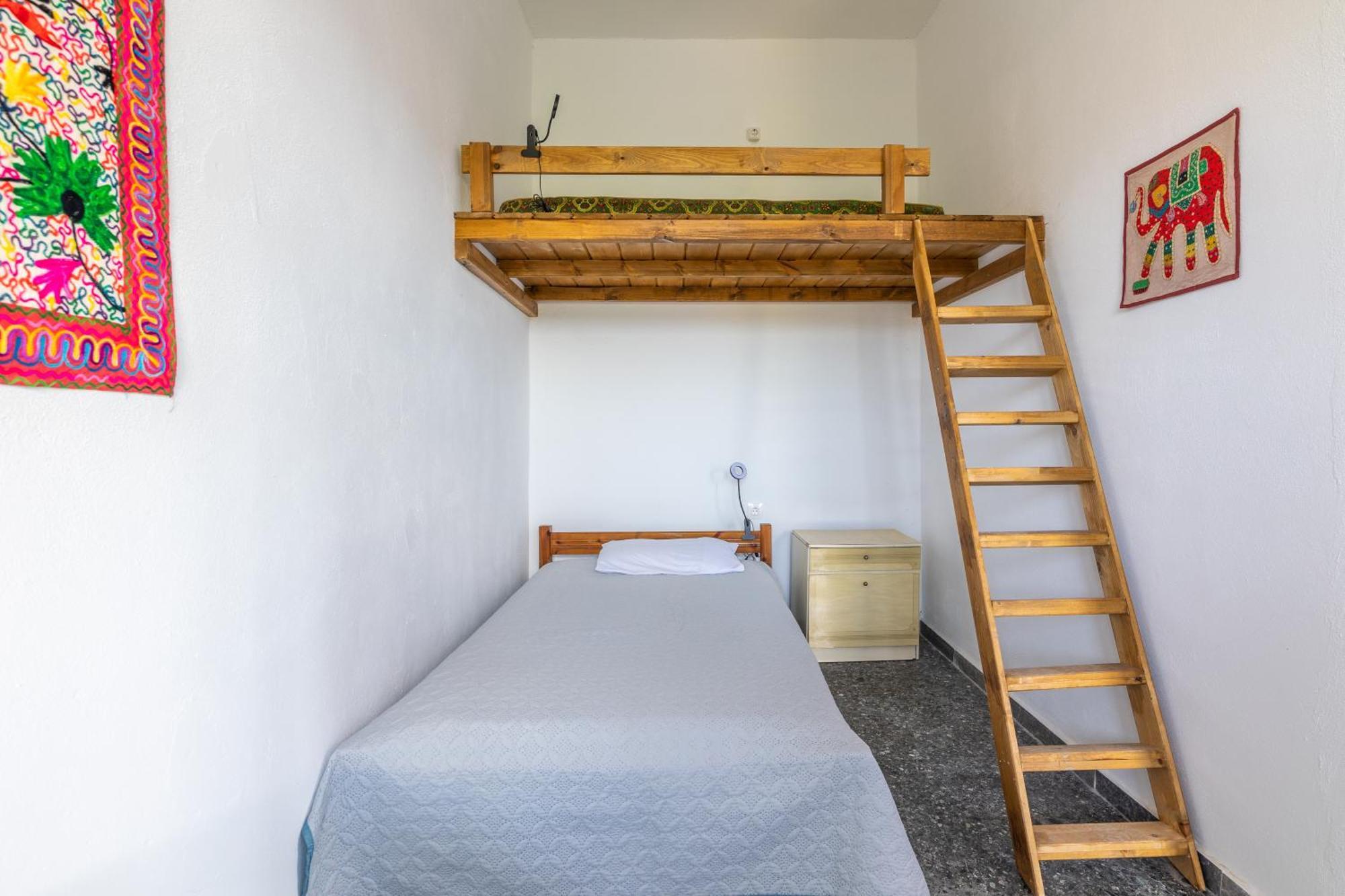 La Maison Bleue Zarós Extérieur photo