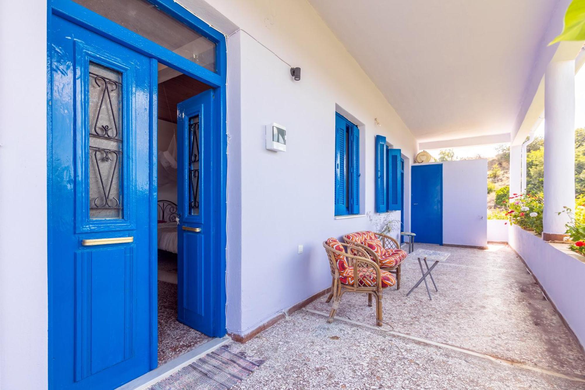La Maison Bleue Zarós Extérieur photo